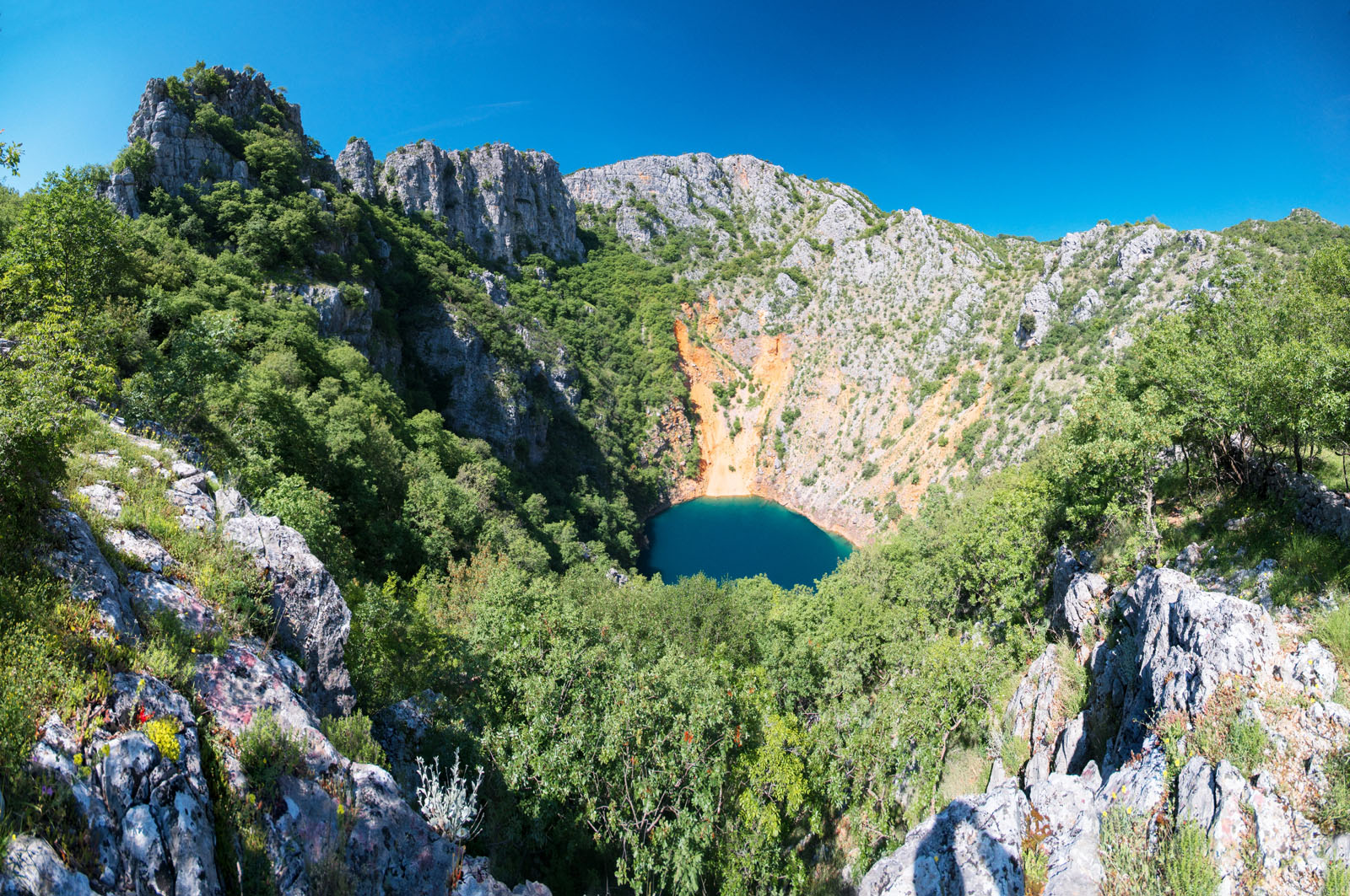 KNEZOVICA JEZERO4 PANORAMA